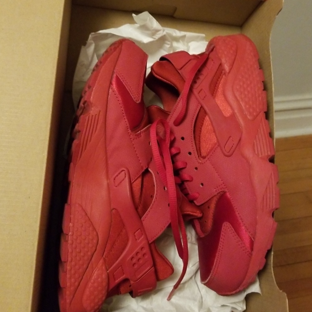 Gently used Womens Air Huarache Run